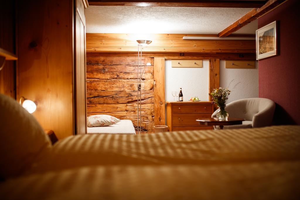 Hotel Nufenen Ulrichen Exteriör bild